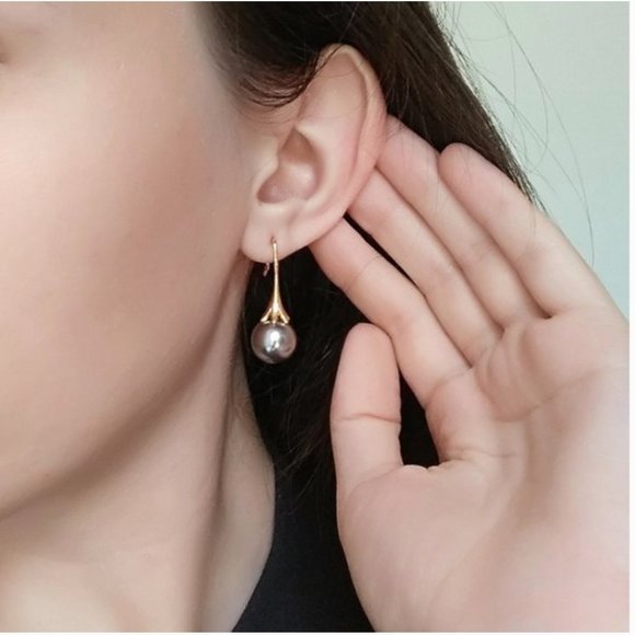 Elegant Grey Pearl Earrings - Picture 6 of 9